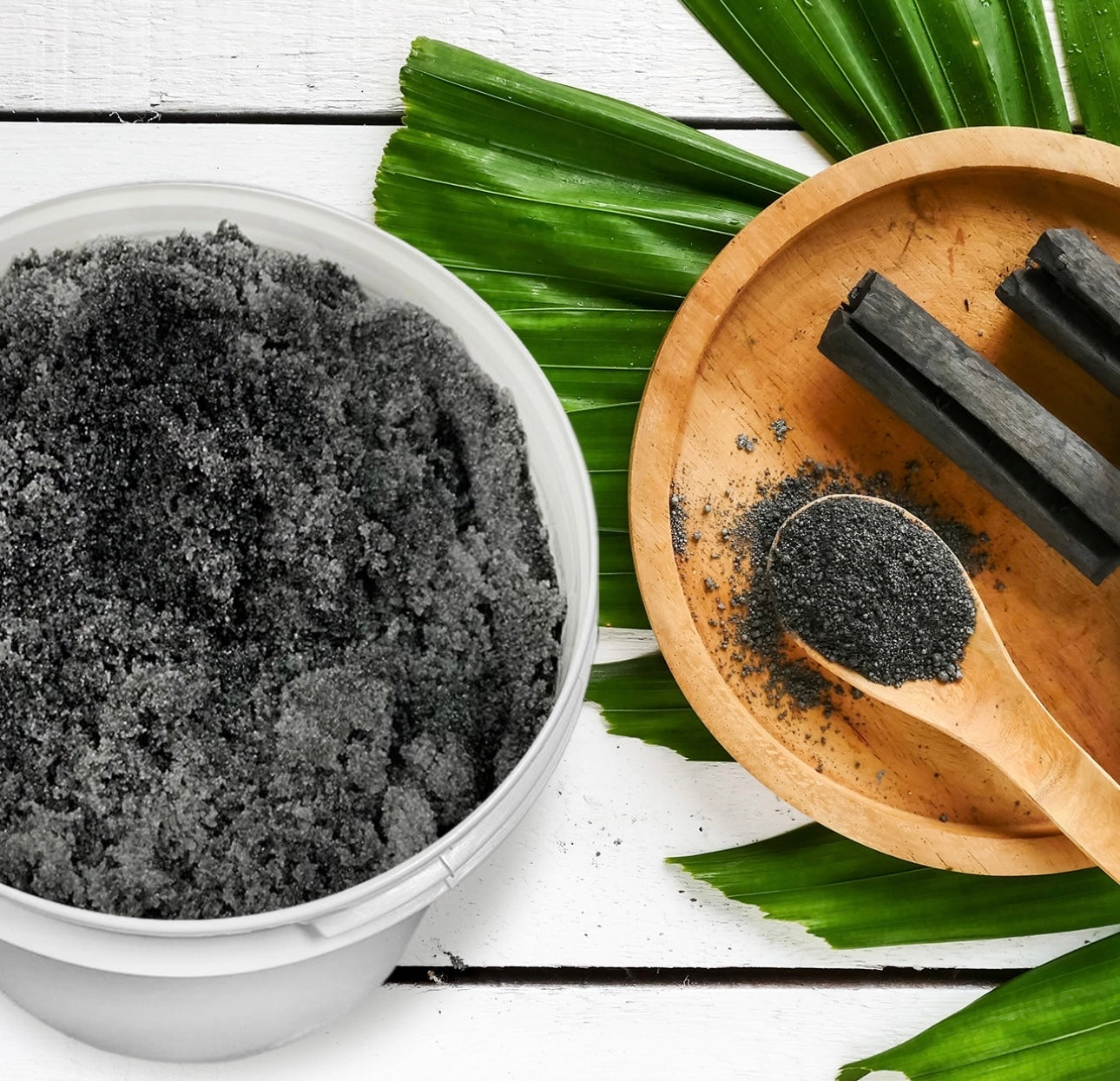 Exfoliating Tea Tree & Charcoal Scrub